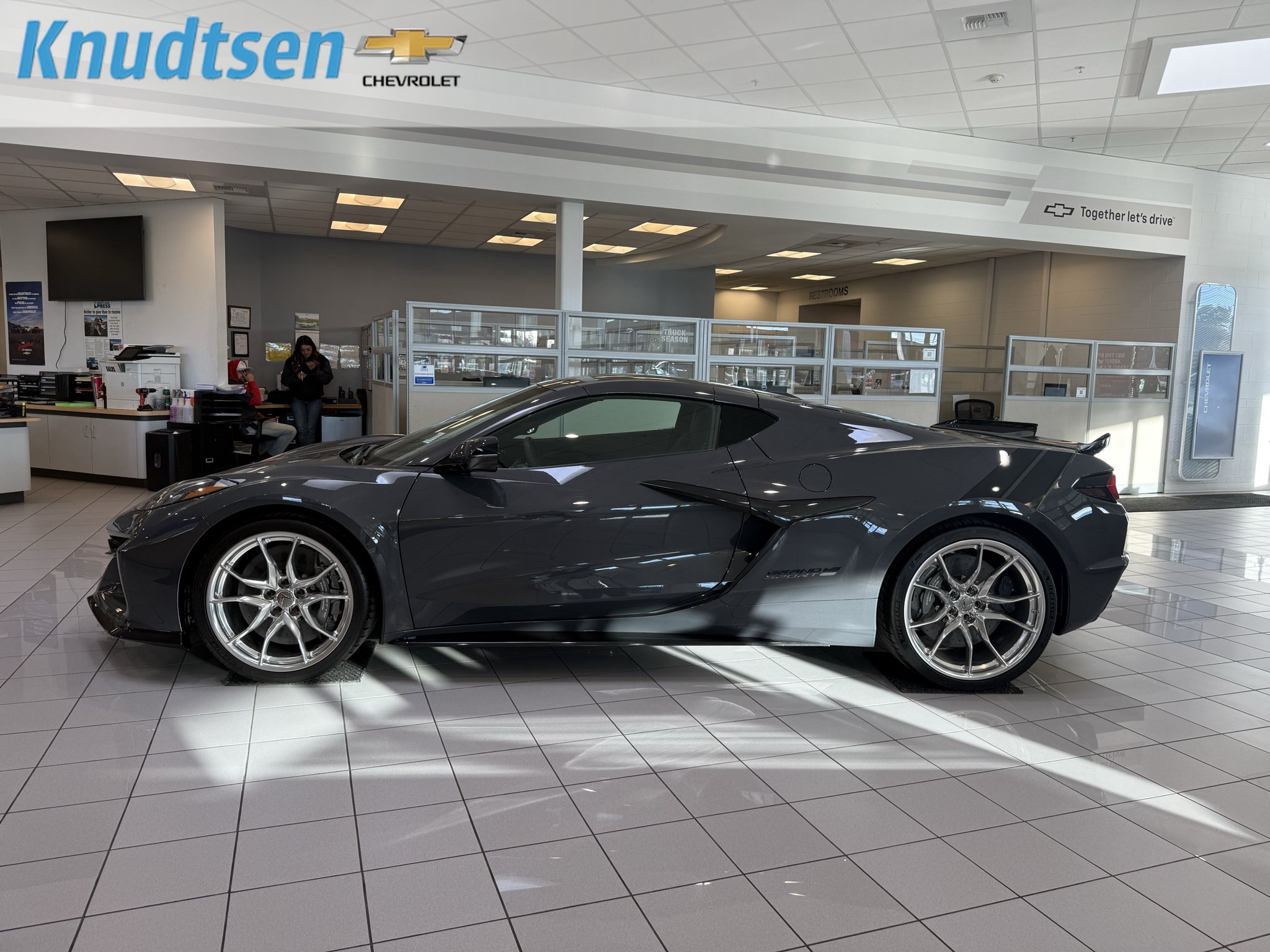 New 2027 Chevrolet Corvette Grand Sport w/ Z52 Sport Performance Package RWD image 4