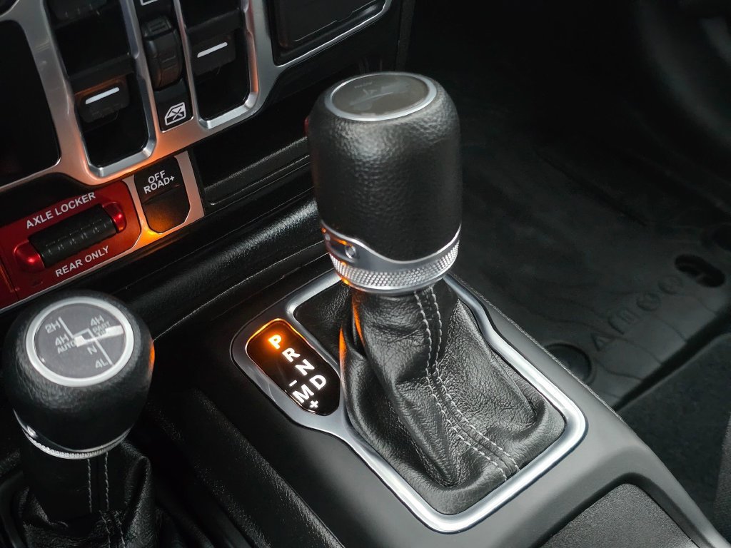 Used 2024 Jeep Wrangler Unlimited AWD/4WD image 29