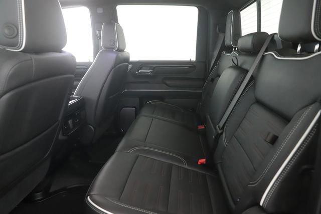 Used 2025 GMC Sierra 2500 AT4X image 30