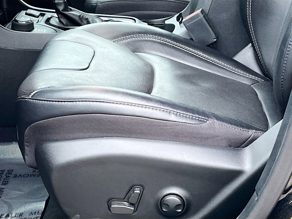 Used 2023 Jeep Cherokee Altitude Lux w/ Lux Elite Package image 19