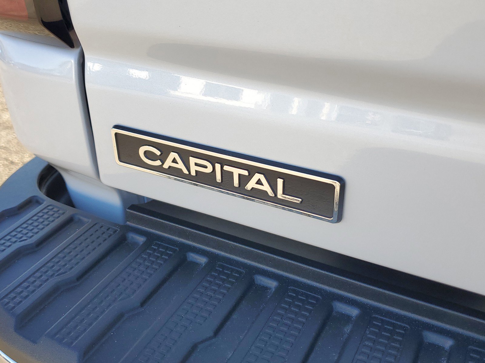 New 2025 GMC Sierra 2500 SLT w/ SLT Convenience Package image 7