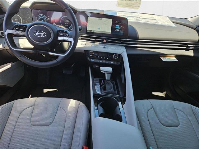 New 2025 Hyundai Elantra Limited image 12