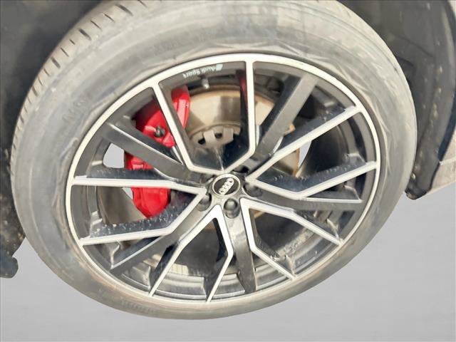 Used 2019 Audi Q8 Premium Plus w/ Premium Plus AWD/4WD image 18