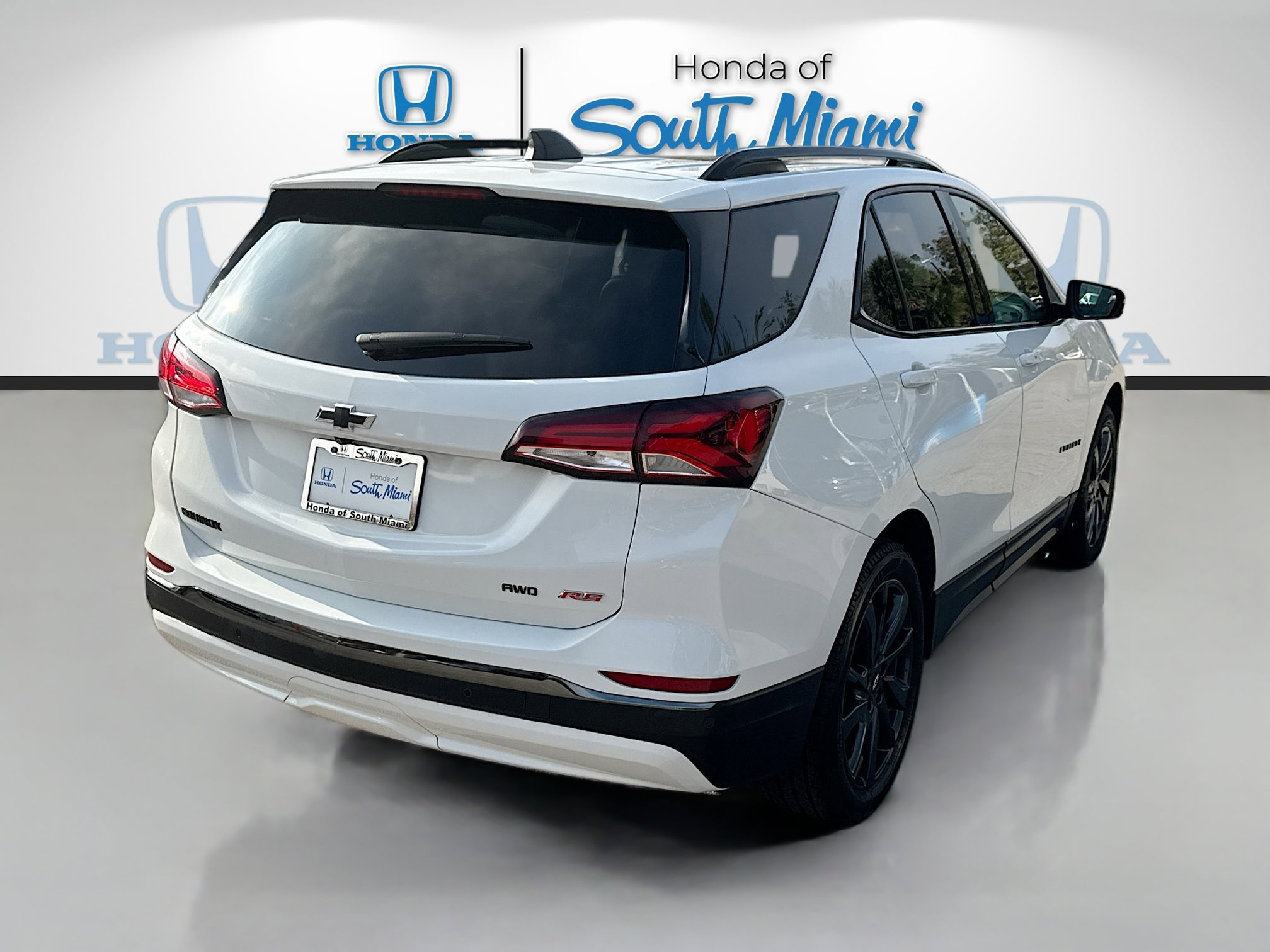 Used 2022 Chevrolet Equinox RS w/ Infotainment Package image 7