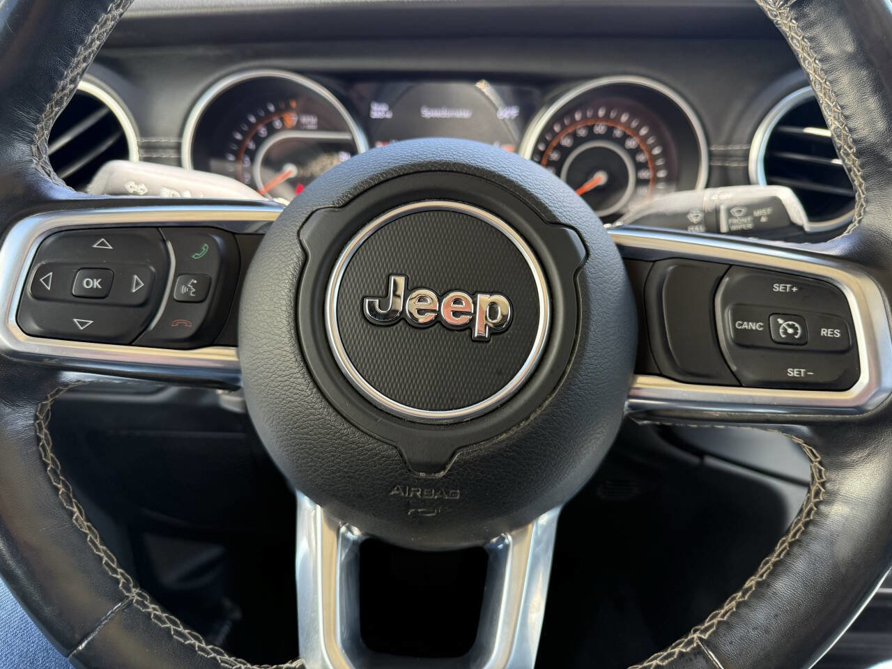 Used 2020 Jeep Gladiator Overland w/ Uconnect 4C Nav & Sound Group image 22