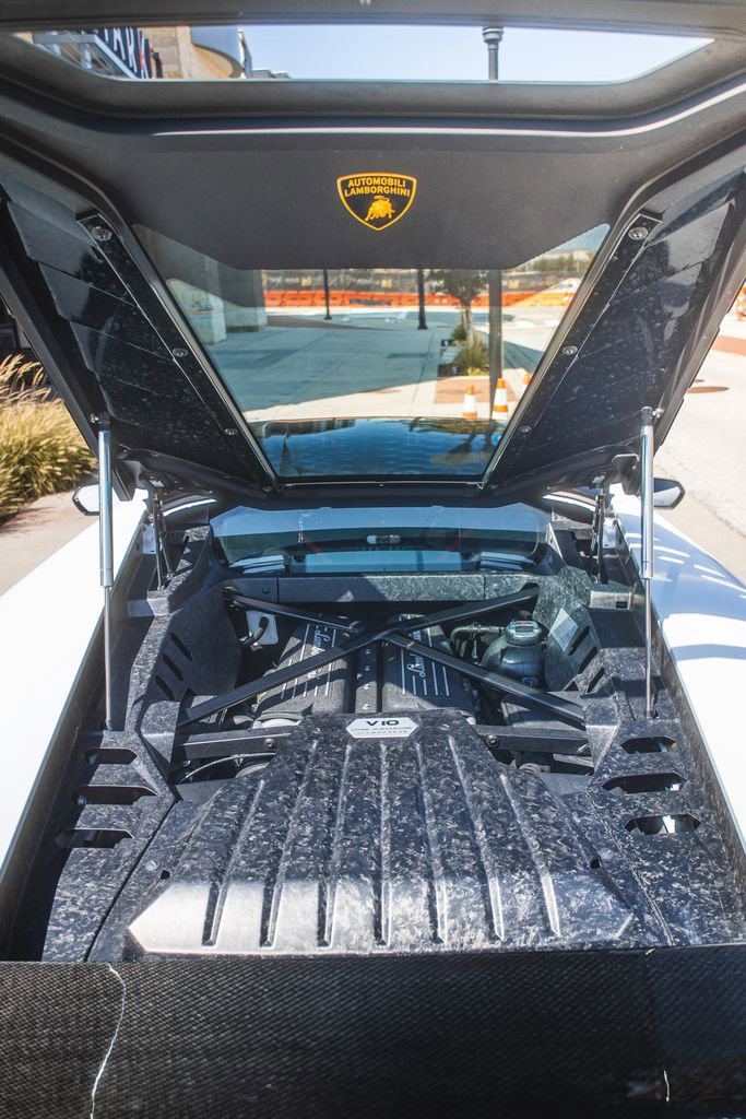 Used 2015 Lamborghini Huracan LP 610-4 image 13