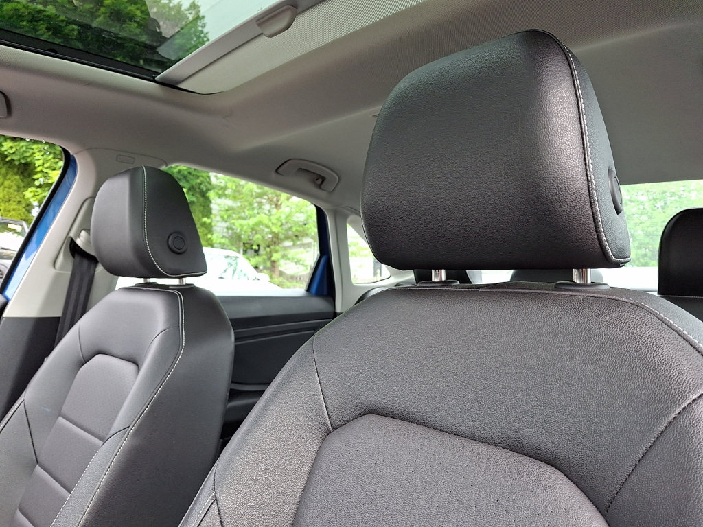 Used 2024 Volkswagen Jetta SE FWD image 22
