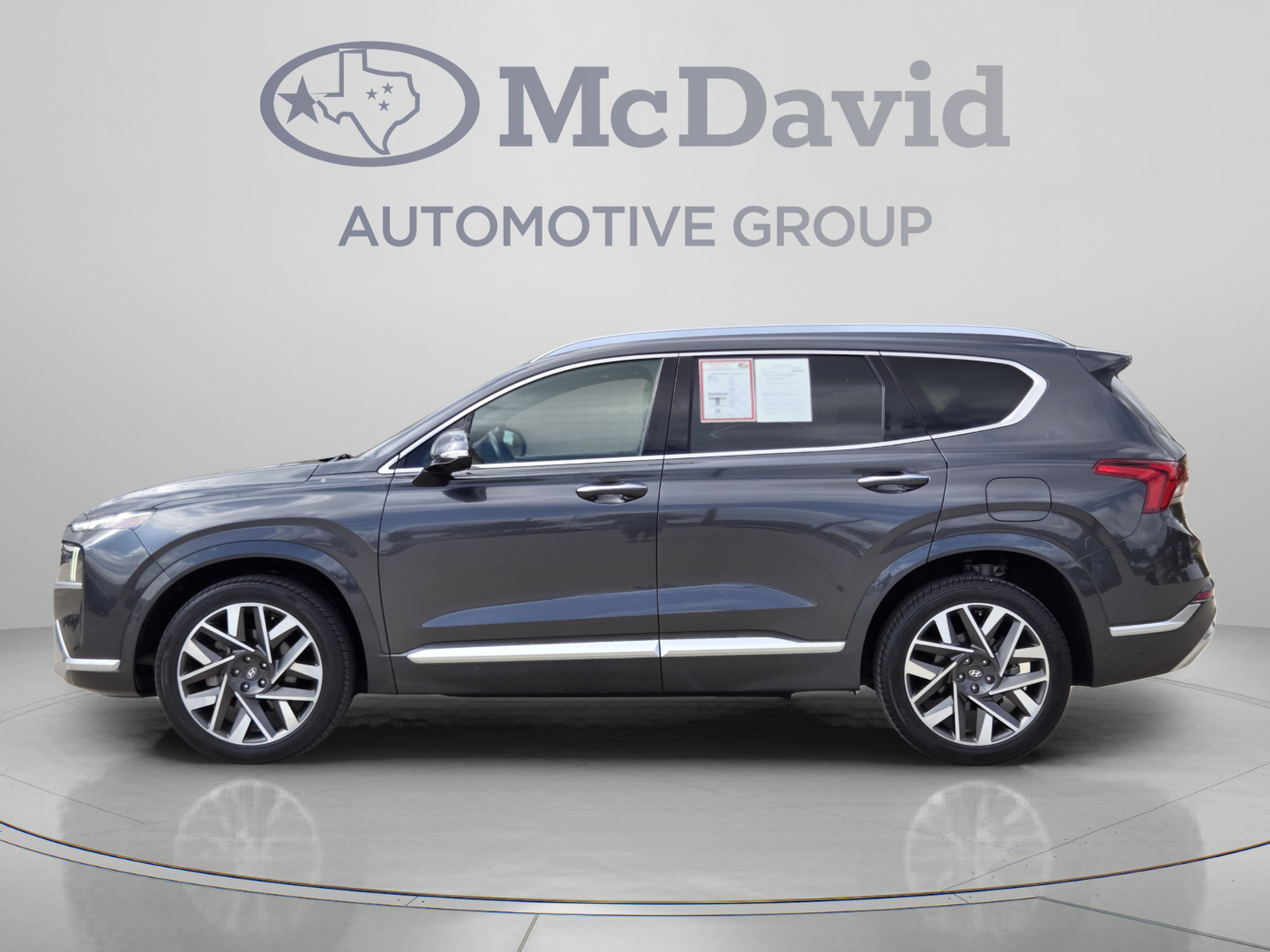 Used 2023 Hyundai Santa Fe Calligraphy FWD image 2