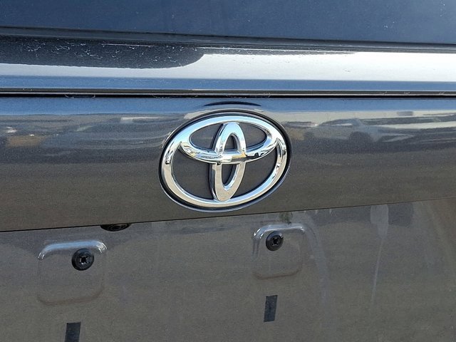 Used 2021 Toyota RAV4 XLE w/ Carpet Mat Package (TMS) image 36