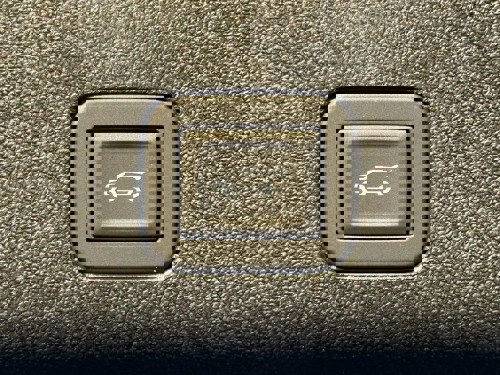 New 2026 Cadillac Escalade ESV Sport w/ LPO, ONYX Package image 38