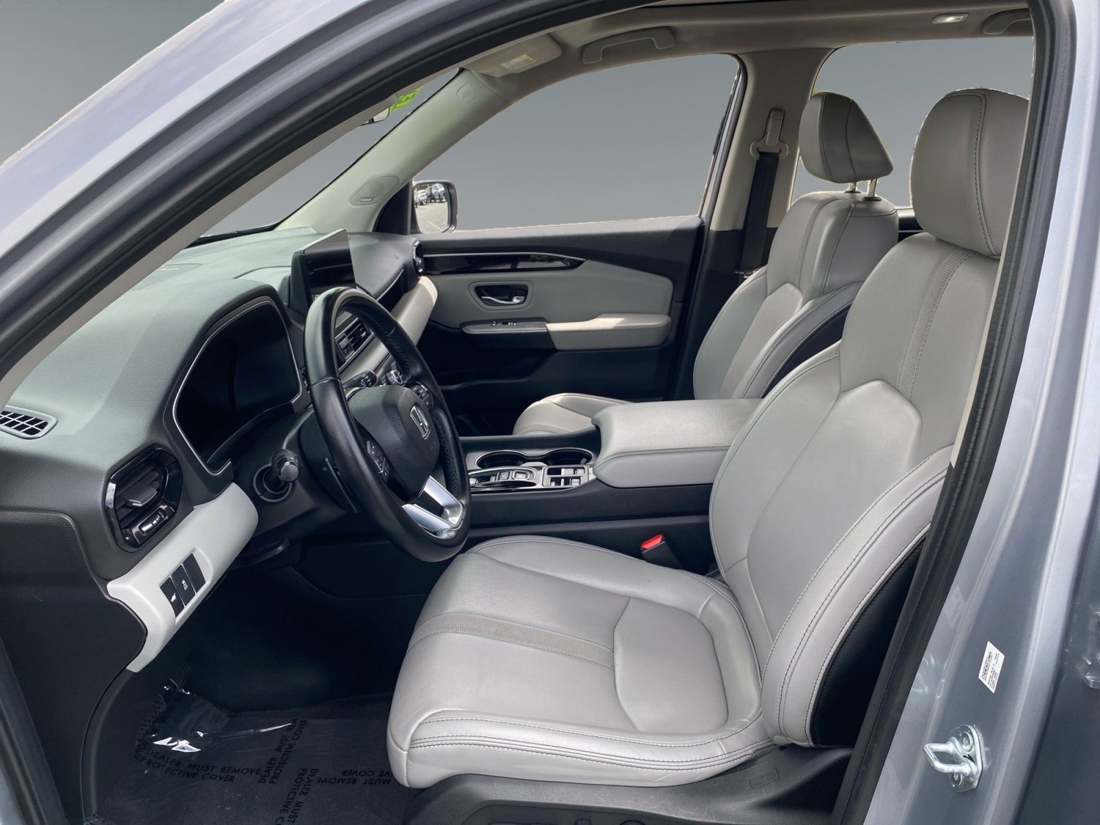 Used 2023 Honda Pilot Touring image 9