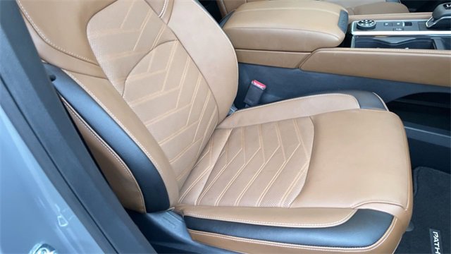 Used 2025 Nissan Pathfinder Platinum image 26