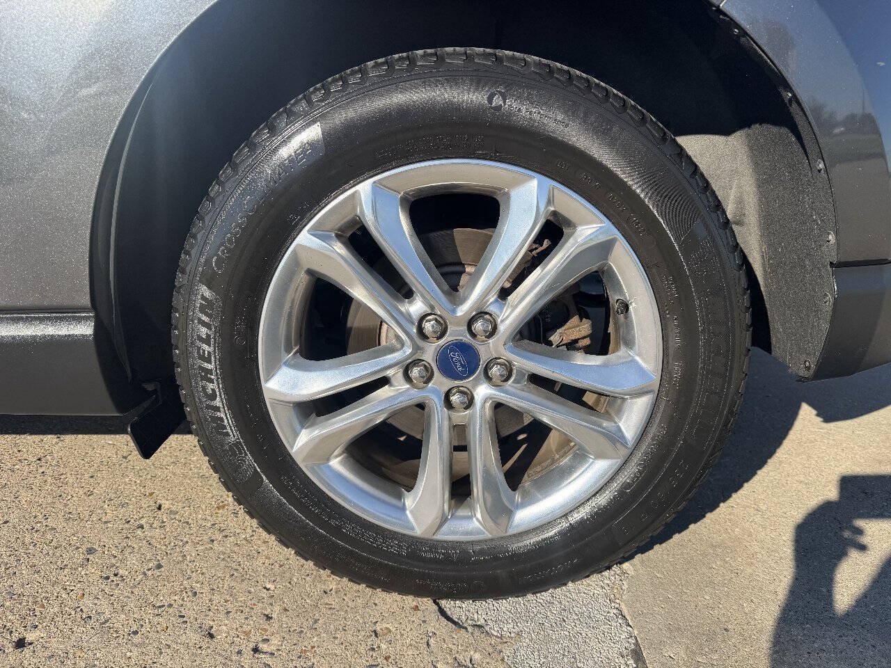 Used 2018 Ford Edge Titanium w/ Equipment Group 301A AWD/4WD image 9