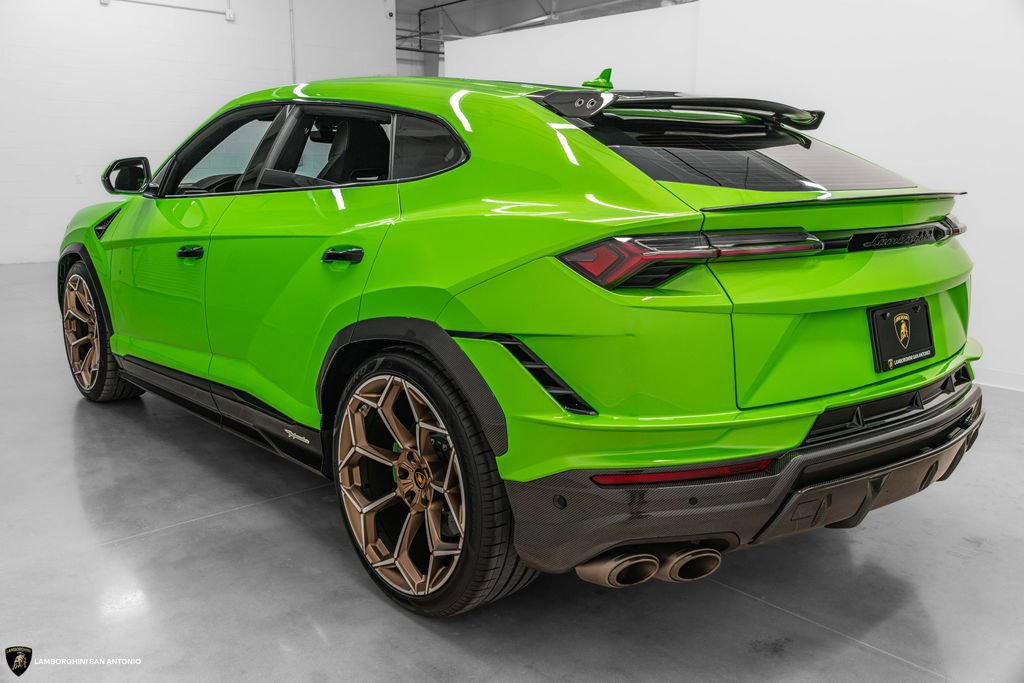 Used 2024 Lamborghini Urus Performante AWD/4WD image 3