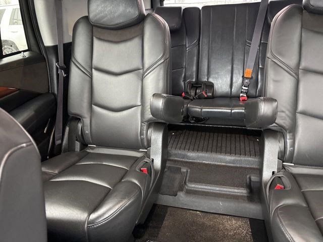 Used 2017 Cadillac Escalade Luxury image 31