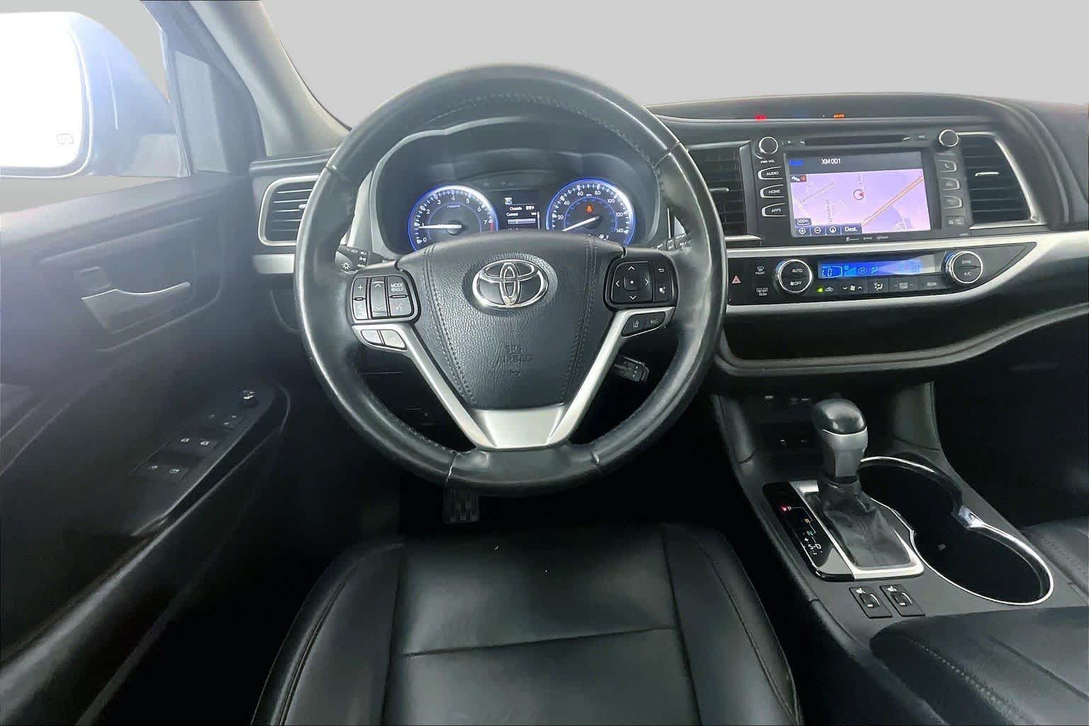Used 2019 Toyota Highlander XLE AWD/4WD image 6