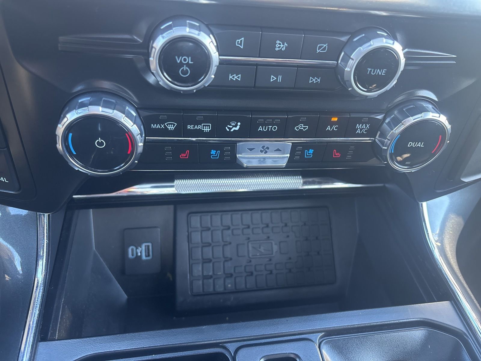 Used 2023 Ford F150 Lariat w/ Equipment Group 502A High image 22