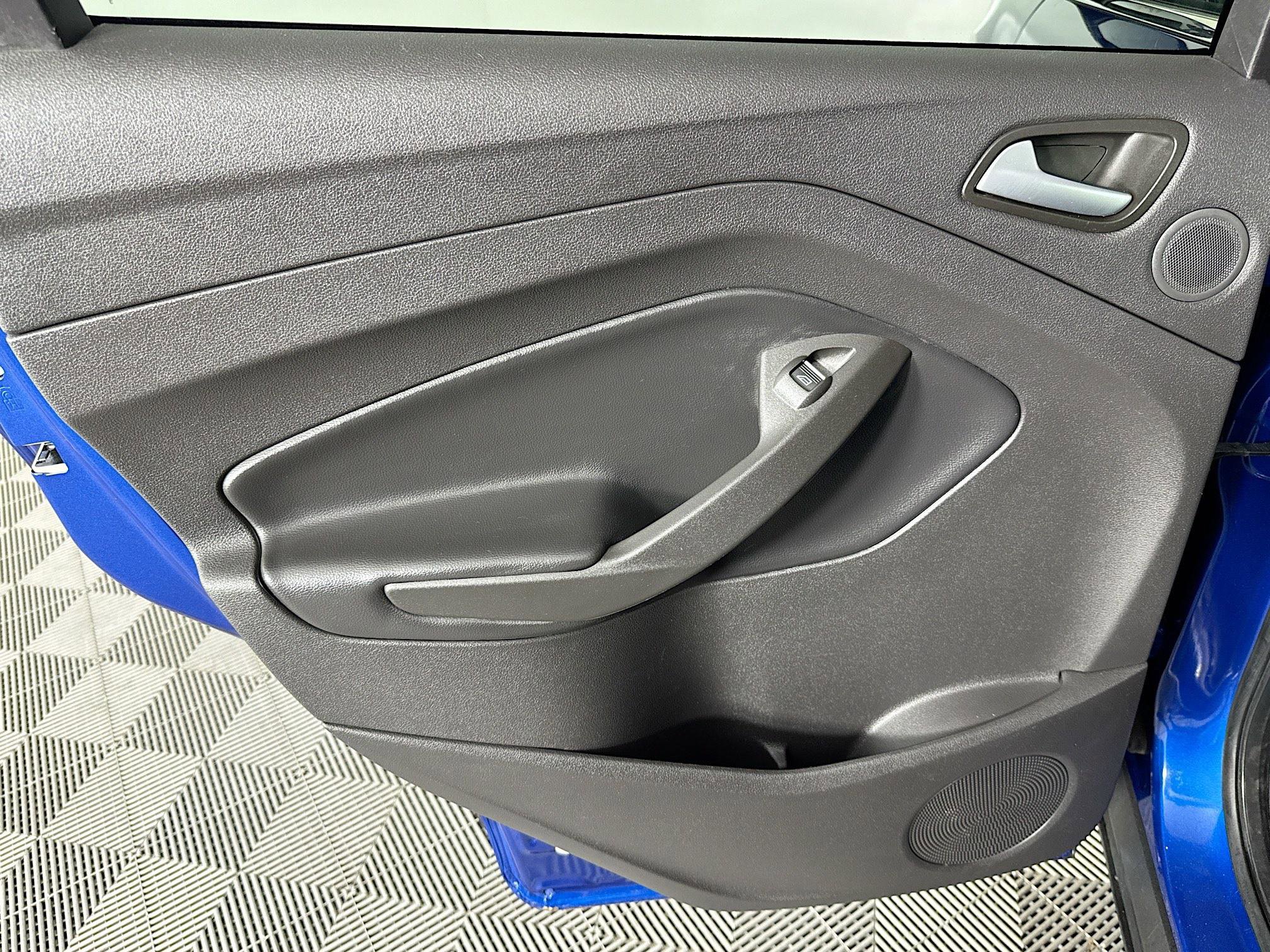 Used 2019 Ford Escape Titanium image 37