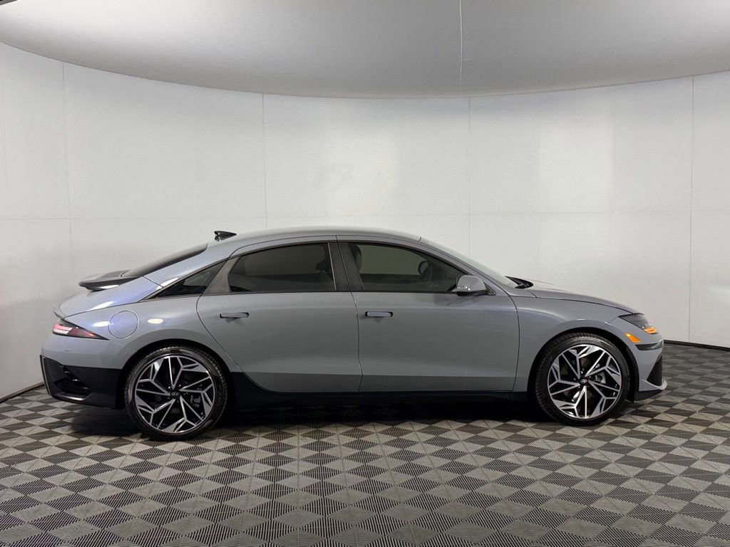 Used 2025 Hyundai Ioniq 6 SEL image 13