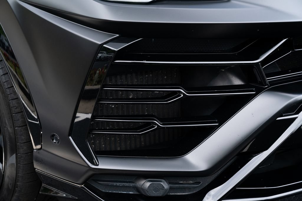 Used 2021 Lamborghini Urus AWD/4WD image 11