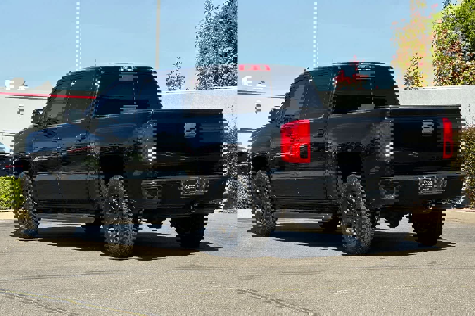 Used 2018 Chevrolet Silverado 1500 LTZ Z71 w/ LTZ Plus Package image 7