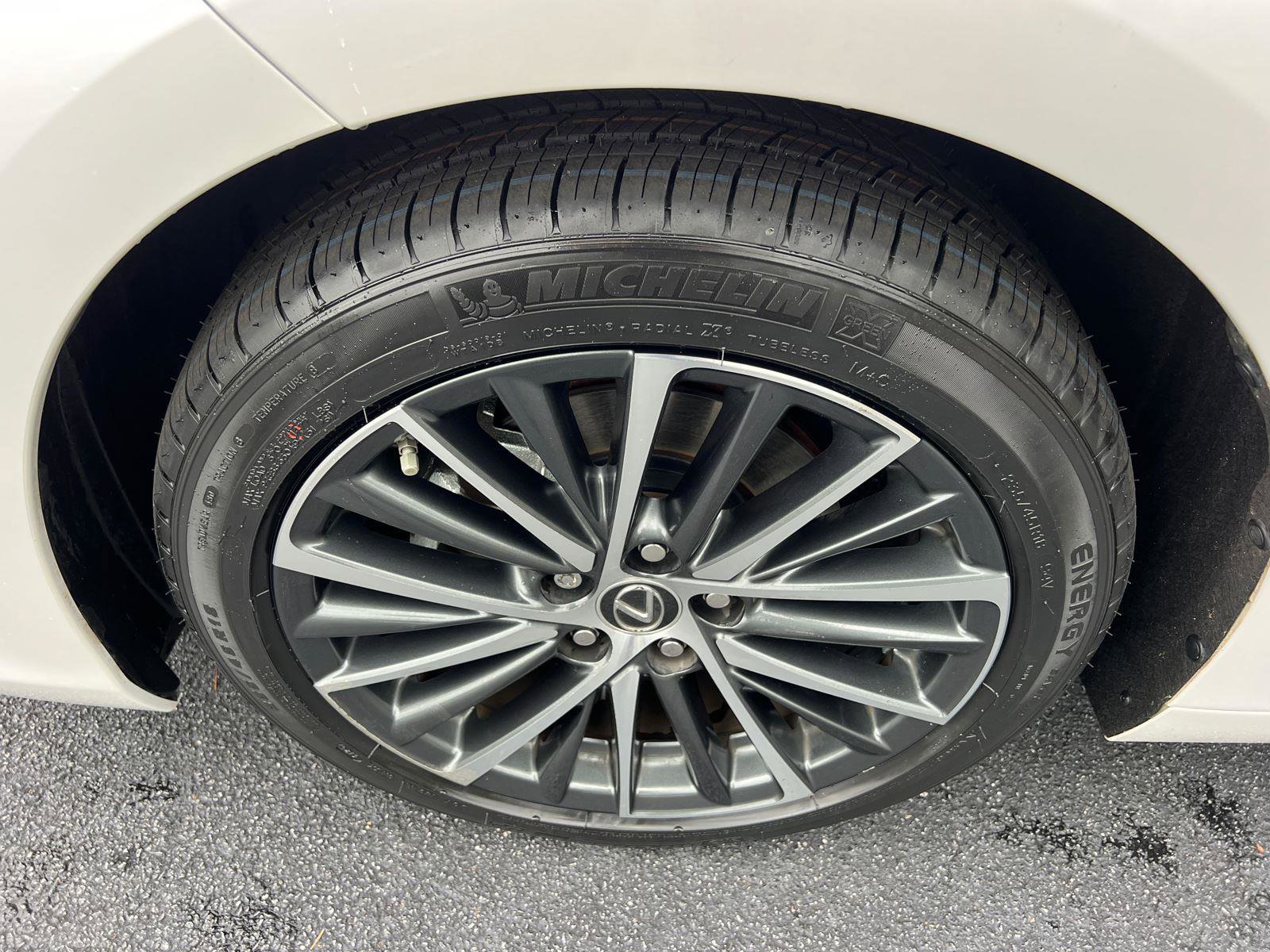 Certified 2023 Lexus ES 350 w/ Premium Package image 12