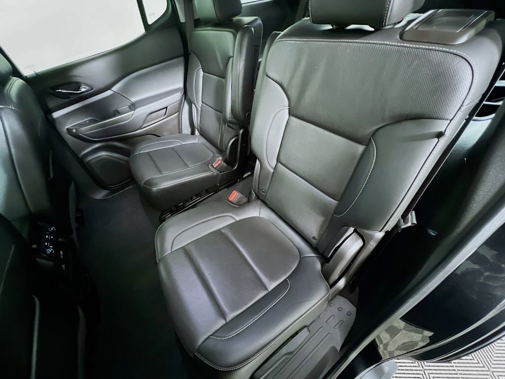 Used 2023 GMC Acadia SLT w/ Technology Package image 25