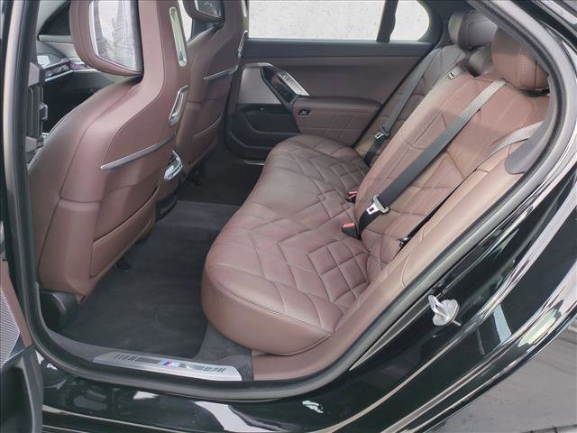 Used 2024 BMW 760i xDrive w/ Premium Package 2 AWD/4WD image 21