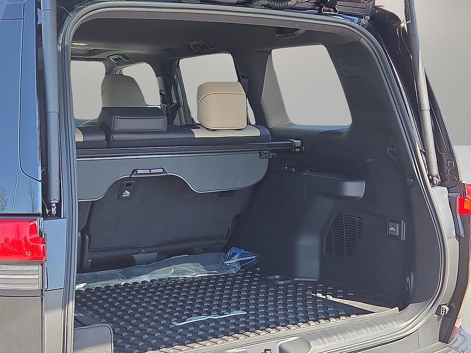 Used 2026 Lexus GX 550 image 9