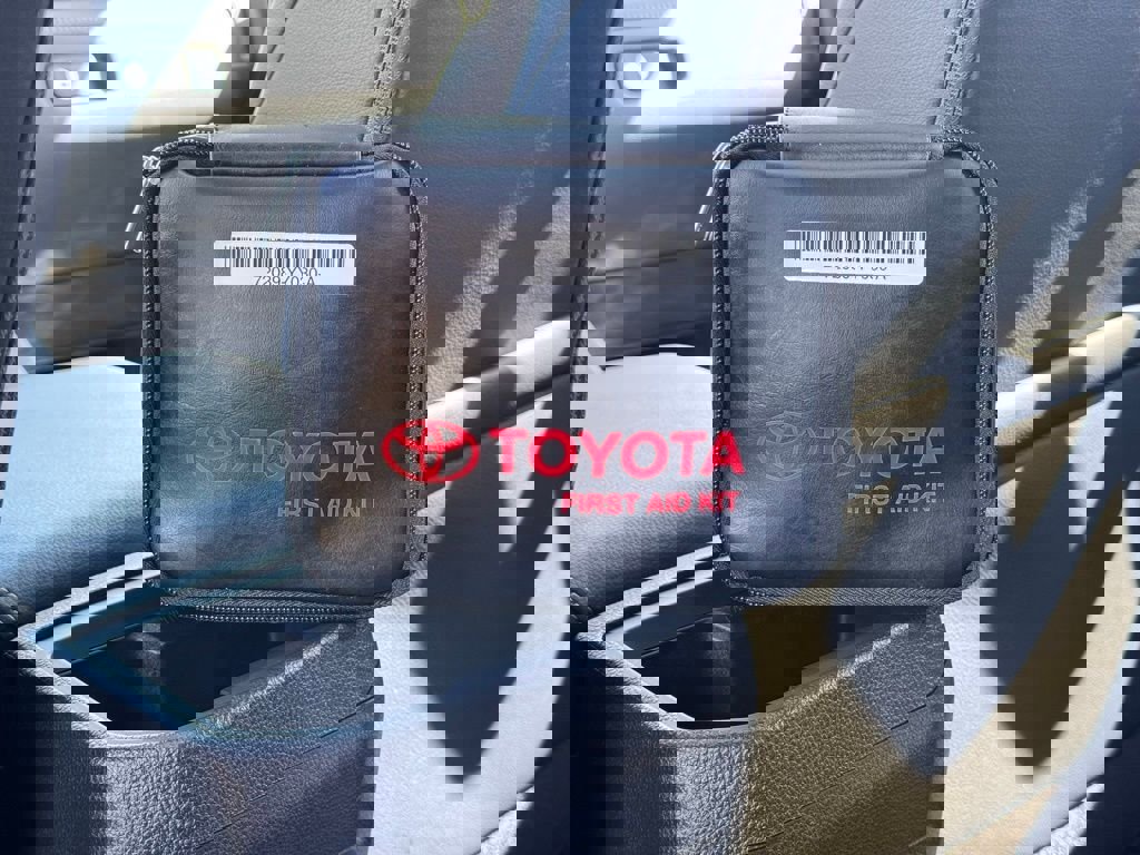 Used 2026 Toyota Tacoma Limited image 15