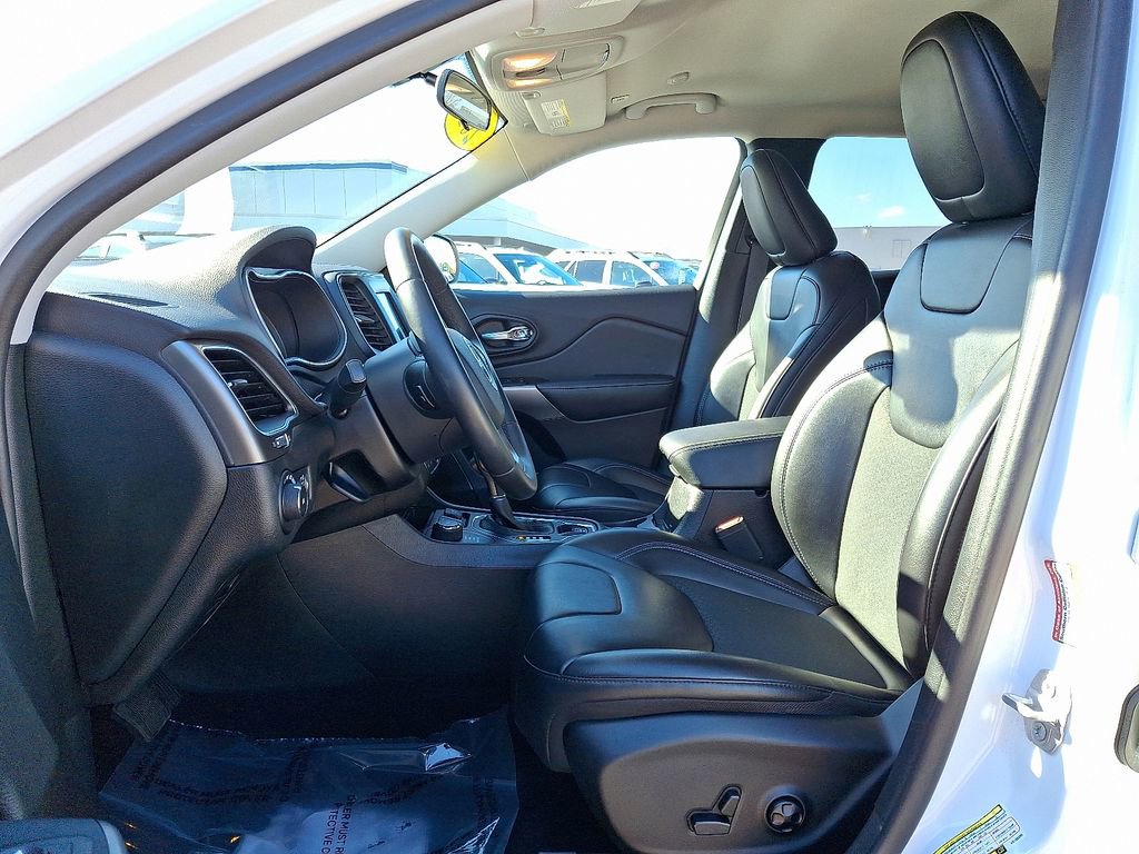 Used 2019 Jeep Cherokee Latitude Plus image 14