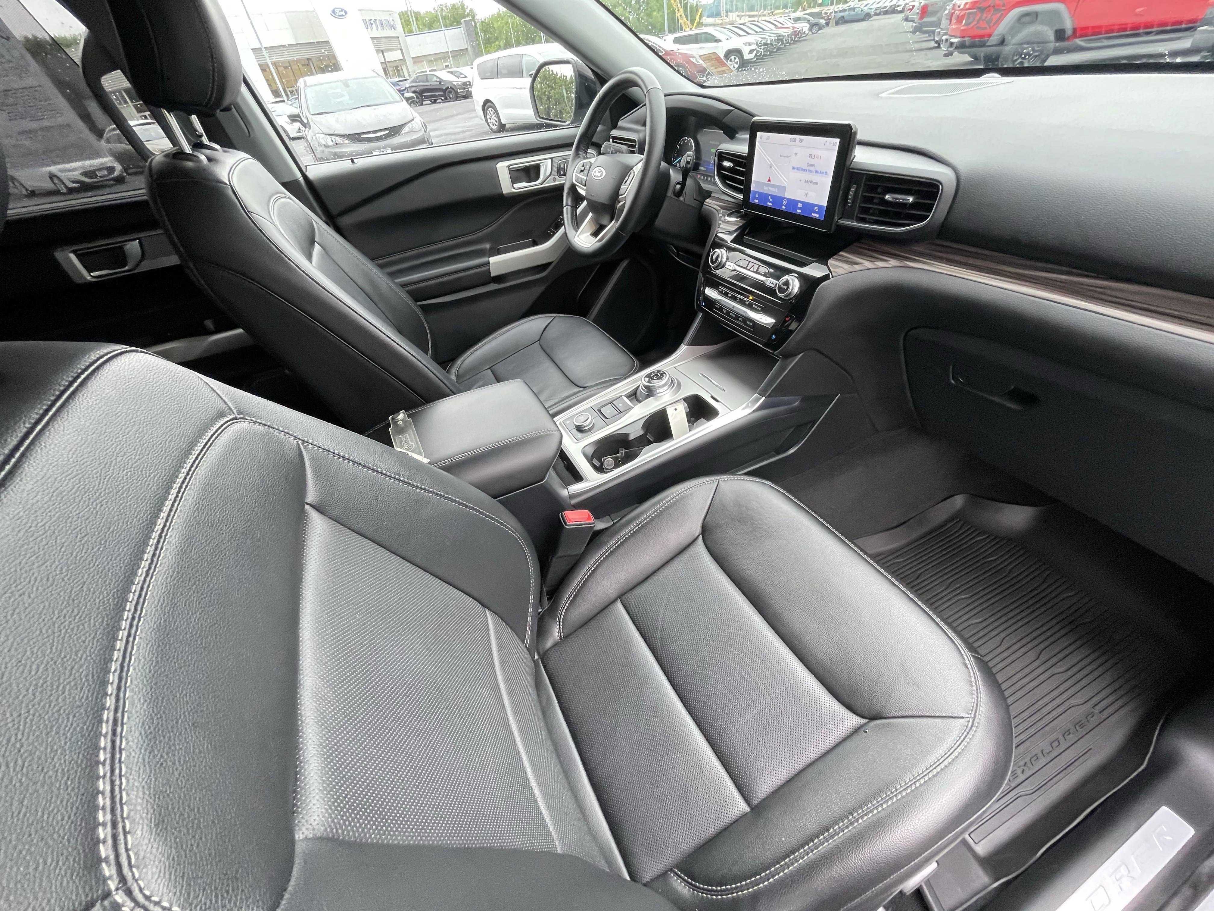 Used 2022 Ford Explorer Limited image 34