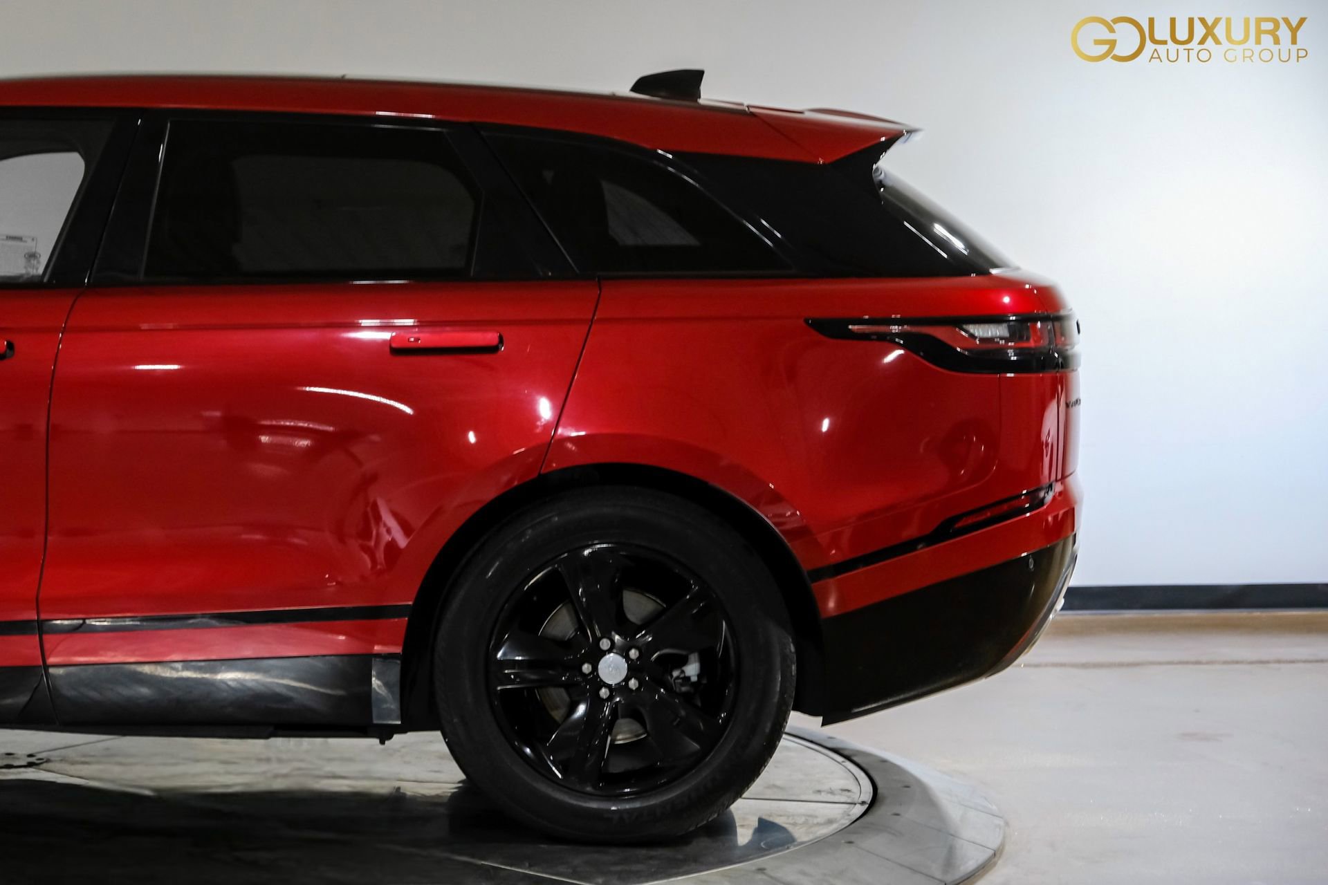 Used 2023 Land Rover Range Rover Velar R-Dynamic S image 15