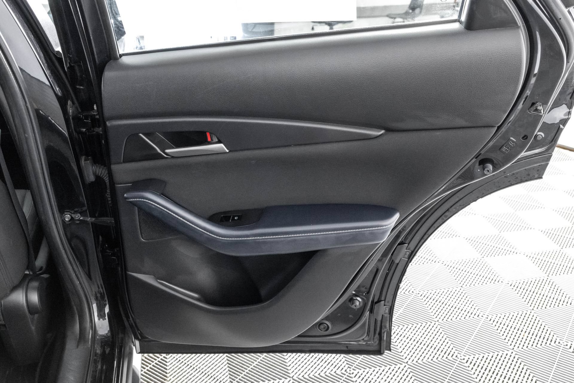 Used 2020 MAZDA CX-30 FWD image 38