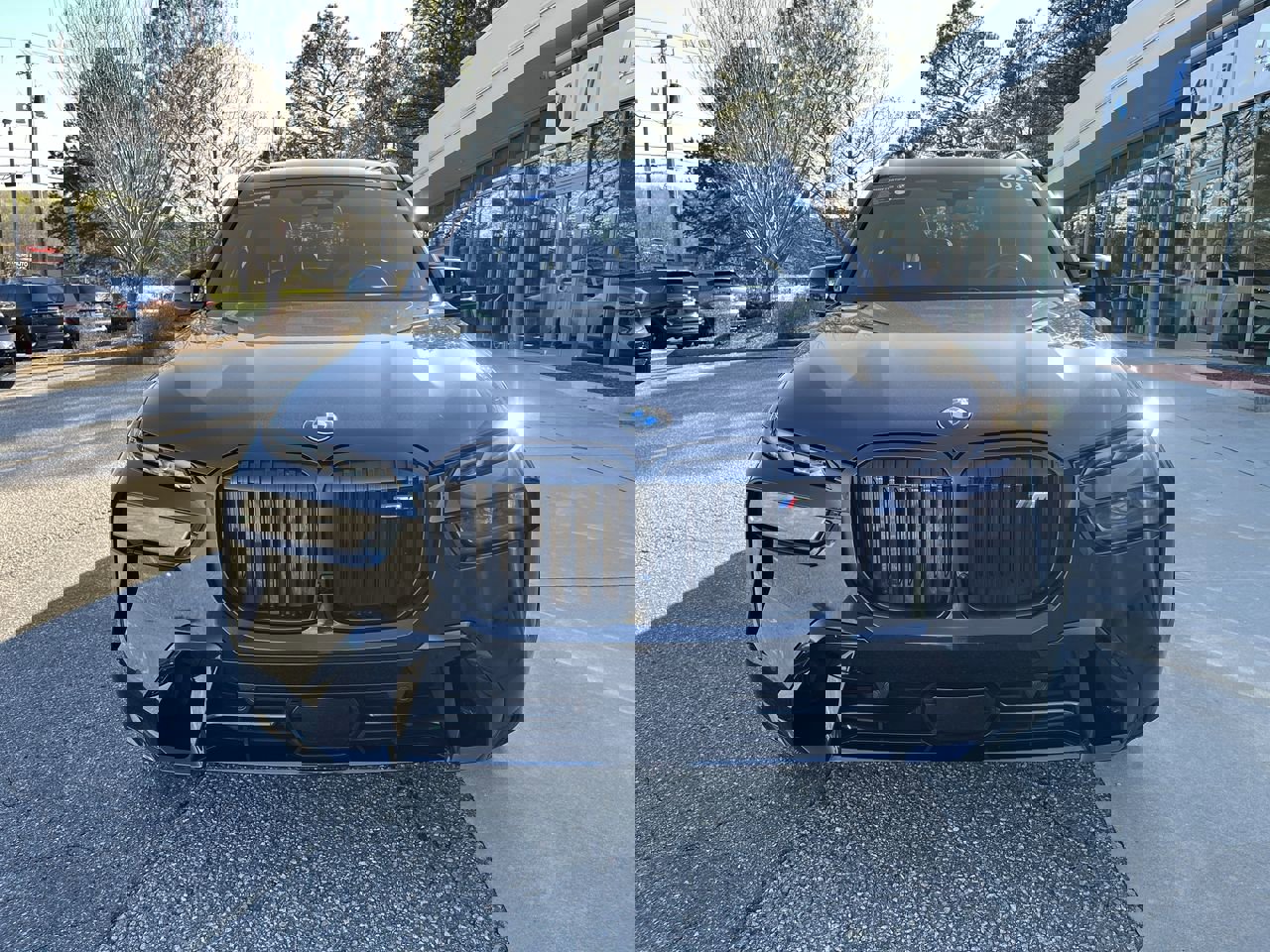 Certified 2023 BMW X7 M60i w/ Executive Package image 3