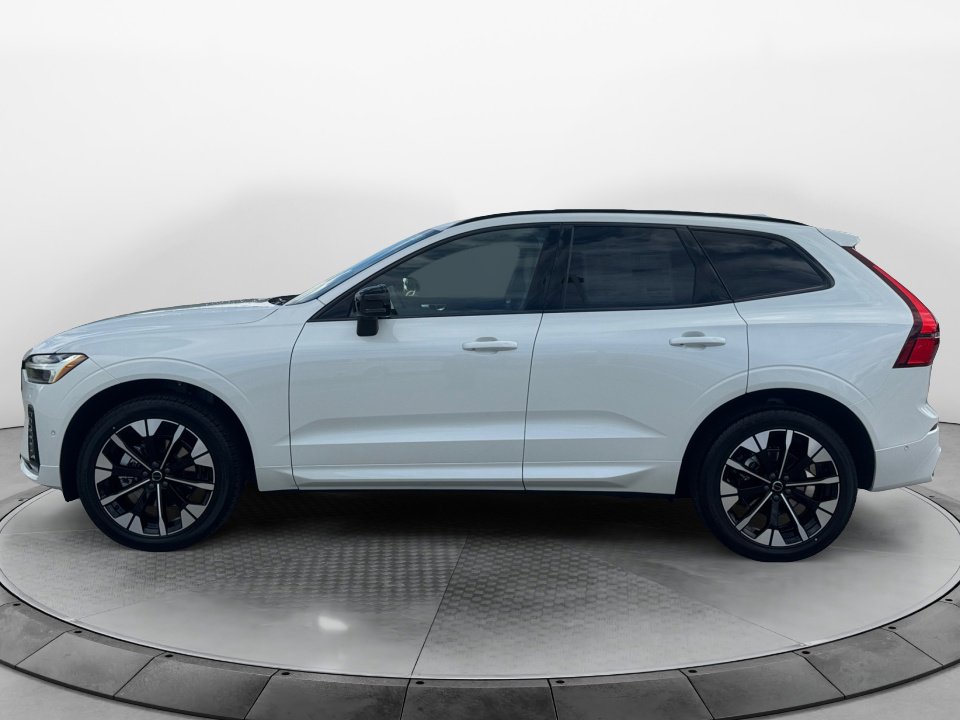 New 2026 Volvo XC60 B5 Plus w/ Protection Package Premier image 4