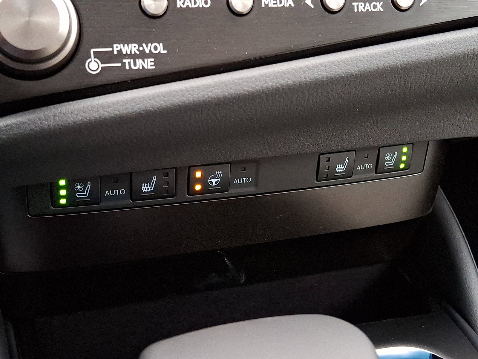 New 2025 Lexus ES 350 Premium image 17