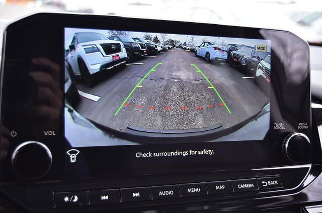 New 2025 Nissan Pathfinder SL image 16