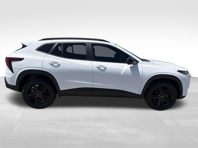 Used 2025 Chevrolet Trax ACTIV w/ Sunroof Package FWD image 9