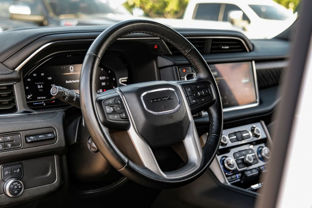 Used 2024 GMC Yukon XL Denali AWD/4WD image 14
