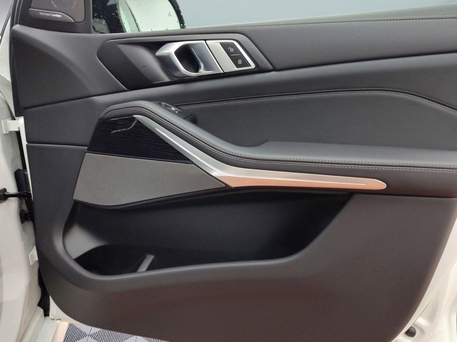 Used 2026 BMW X5 xDrive40i w/ M Sport Package image 22