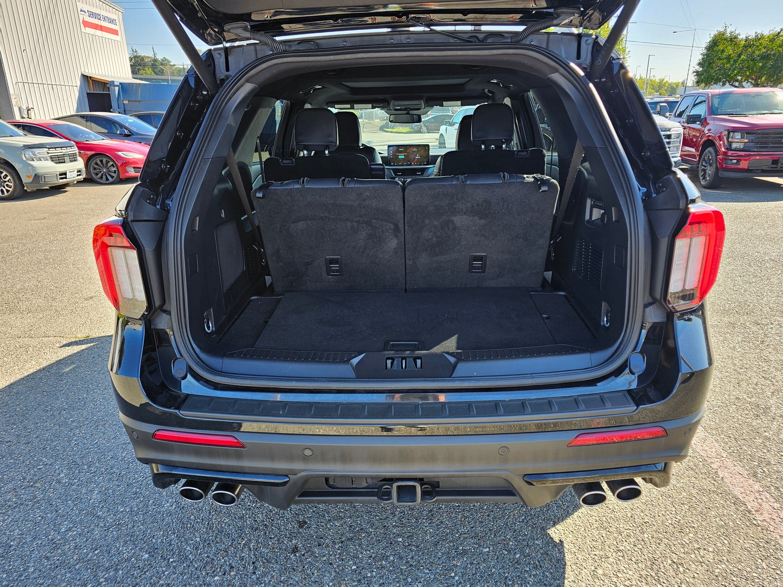 Used 2025 Ford Explorer ST w/ Sun And Sound Package AWD/4WD image 10