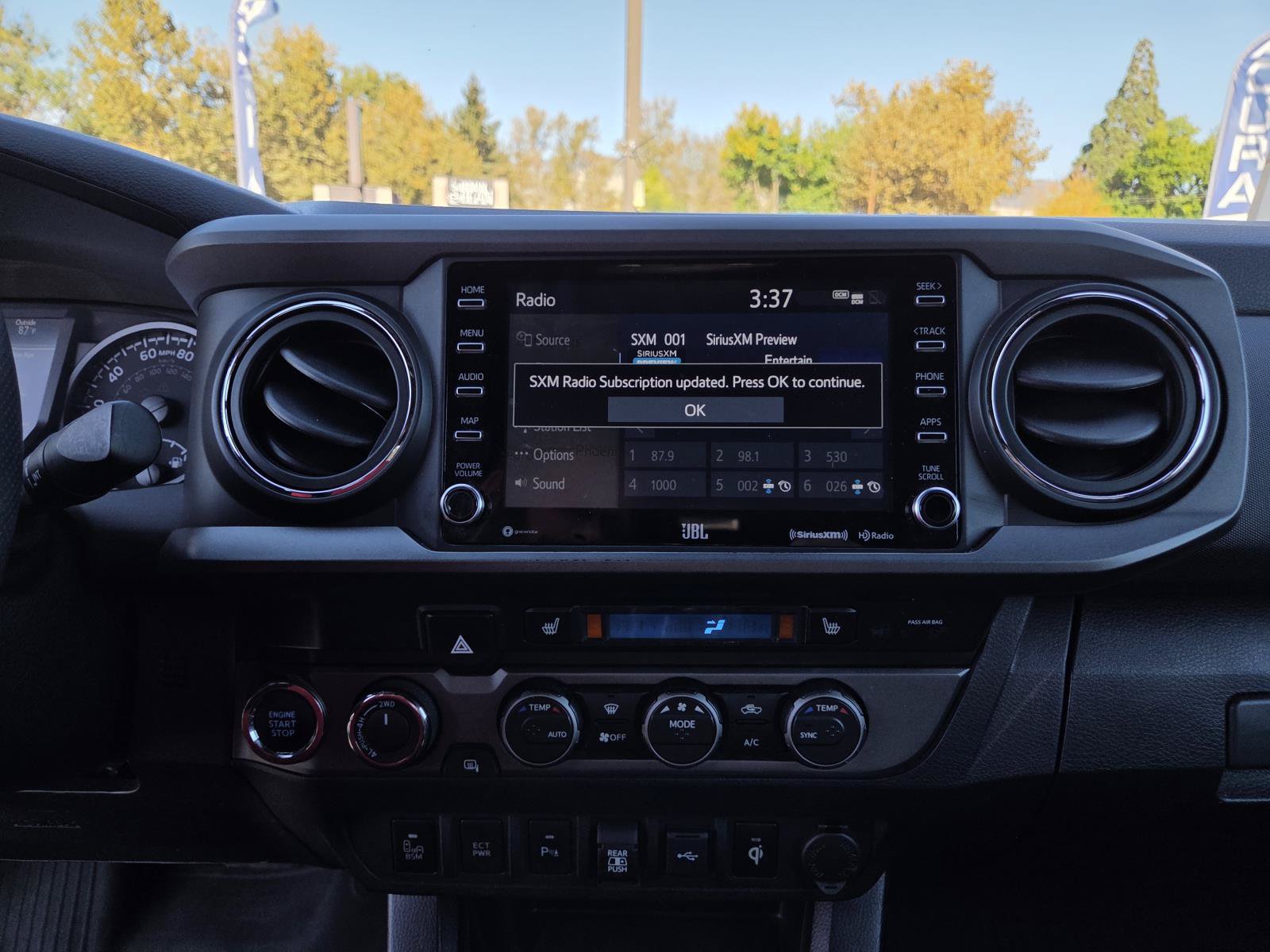 Used 2021 Toyota Tacoma TRD Off-Road w/ TRD Premium Off Road Package AWD/4WD image 25
