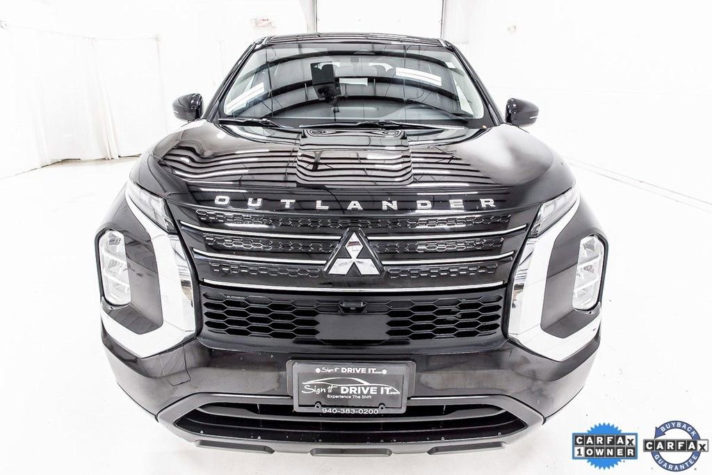 Used 2024 Mitsubishi Outlander ES image 9