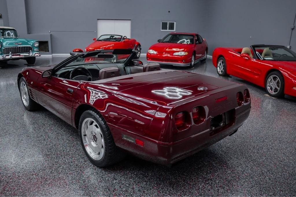 Used 1993 Chevrolet Corvette Coupe RWD image 2