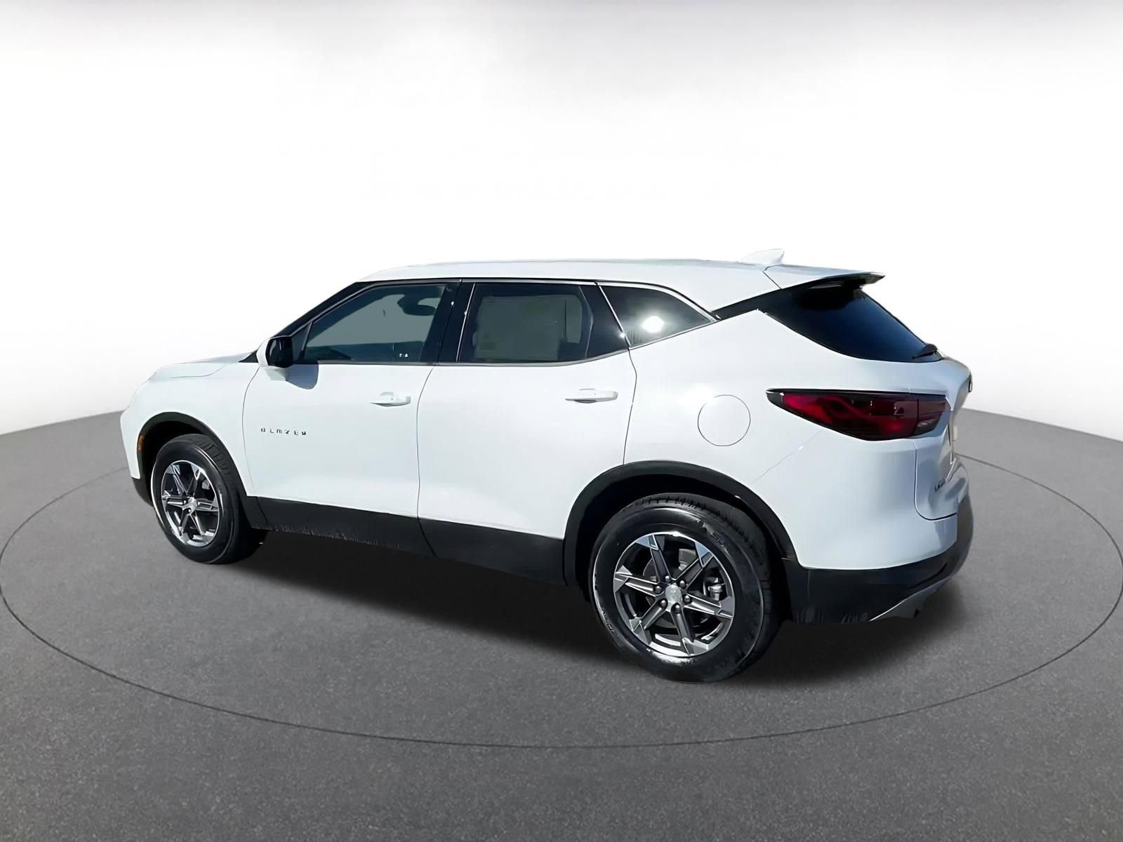 Used 2025 Chevrolet Blazer LT image 10