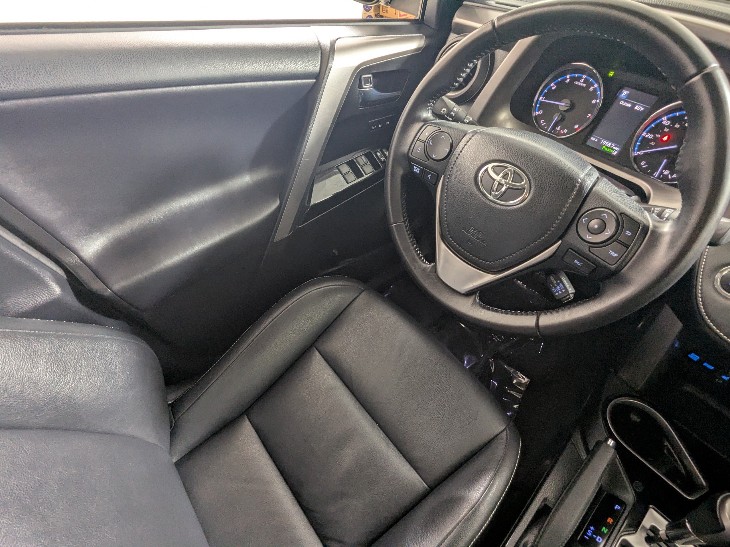 Used 2016 Toyota RAV4 Limited FWD image 9