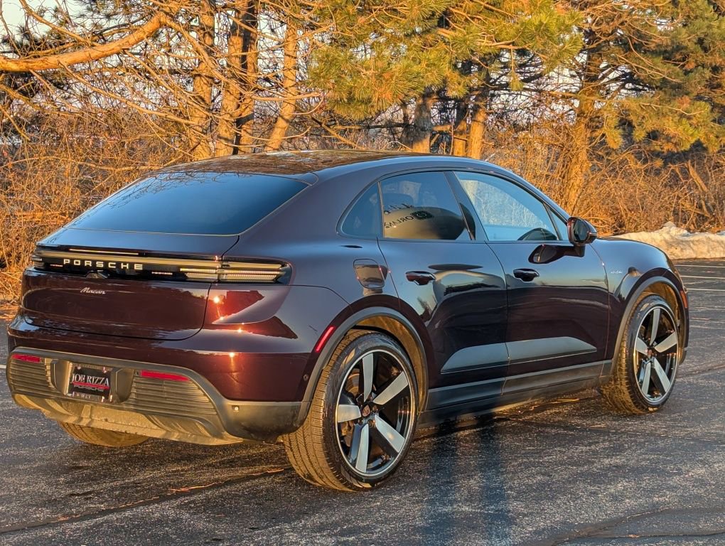 Certified 2025 Porsche Macan Electric image 7