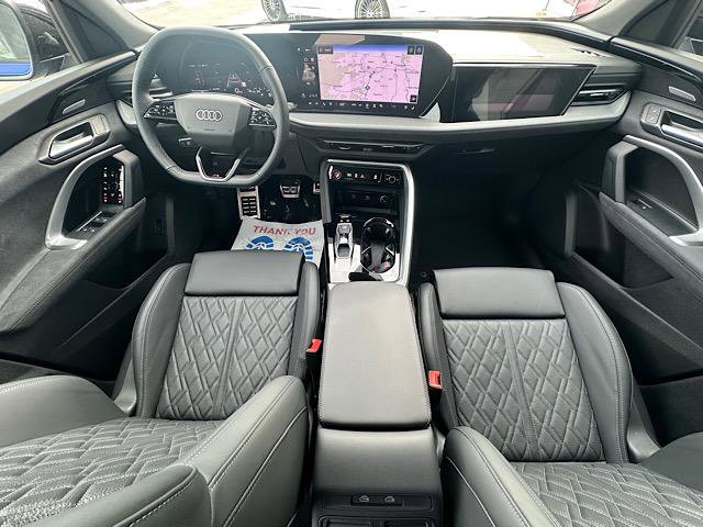 Used 2025 Audi SQ5 Prestige w/ Prestige Package image 21