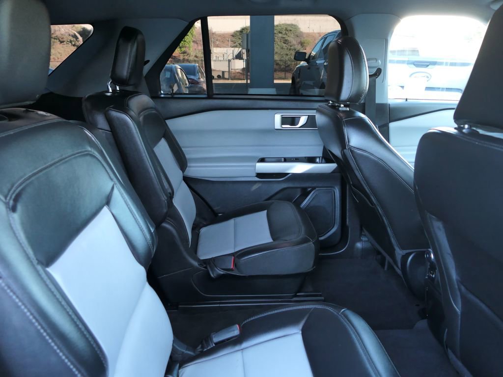 Used 2022 Ford Explorer XLT w/ Equipment Group 202A image 25